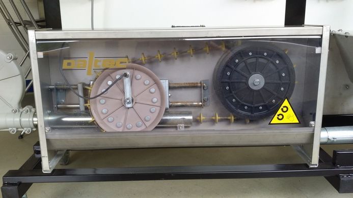 Привідна станція кормороздачі для системи d 50, із захисним вимикачем, натяжним валом і двигуном 0,75 КВт/год